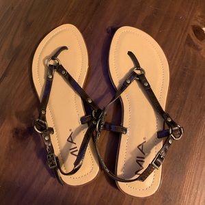 Mia sandals